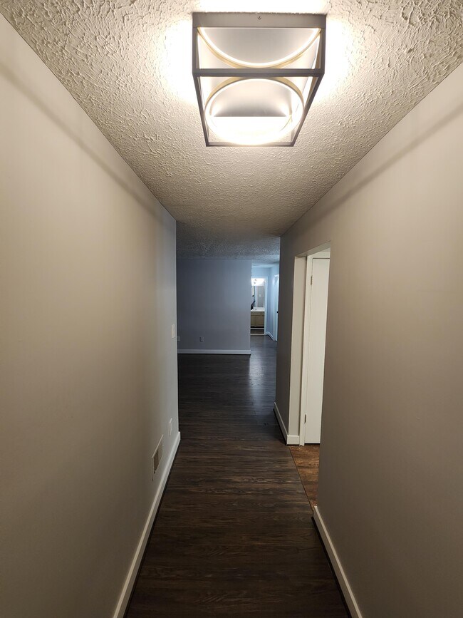 Building Photo - 10129 Oakton Terrace Rd