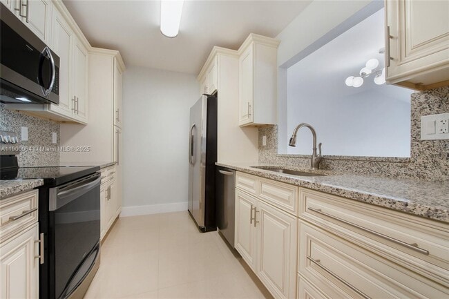 Building Photo - 7424 SW 106th Pl