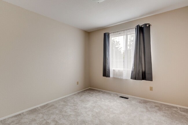 Building Photo - Updated Oak Harbor Home in Ridgehaven