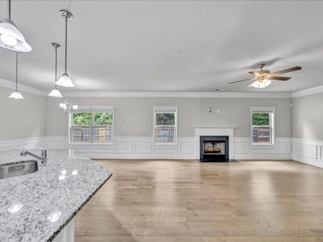 Building Photo - Spacious 4BR Home with Fenced Yard & Community Pool