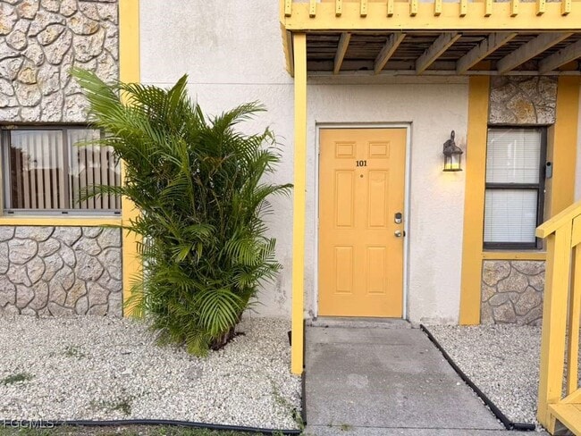 Building Photo - 1126 SE 8th St