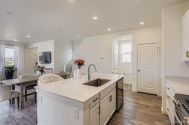 Building Photo - 625 Aspen Ave