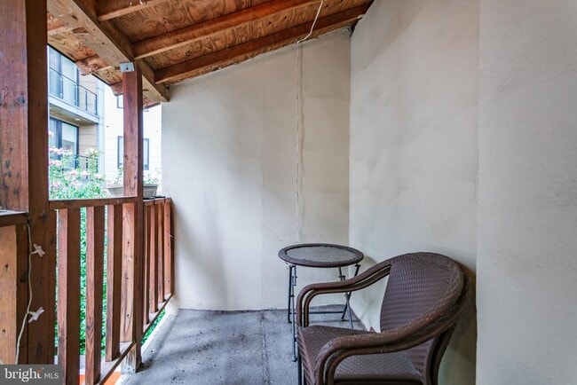 Building Photo - 211 W Stiles St
