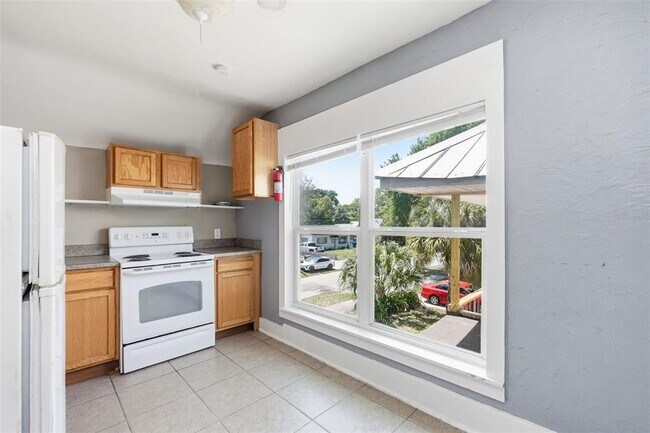 Building Photo - 104 N Clyde Ave