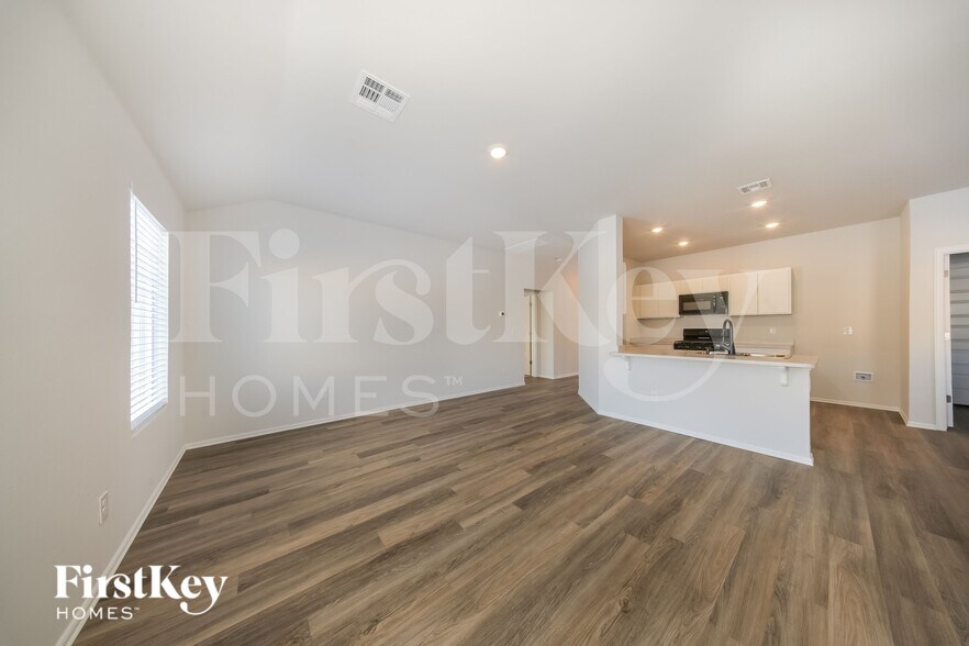 Building Photo - 428 Kale Rd