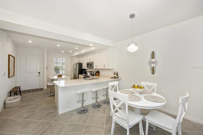 Building Photo - 12240 Wellen Golf St