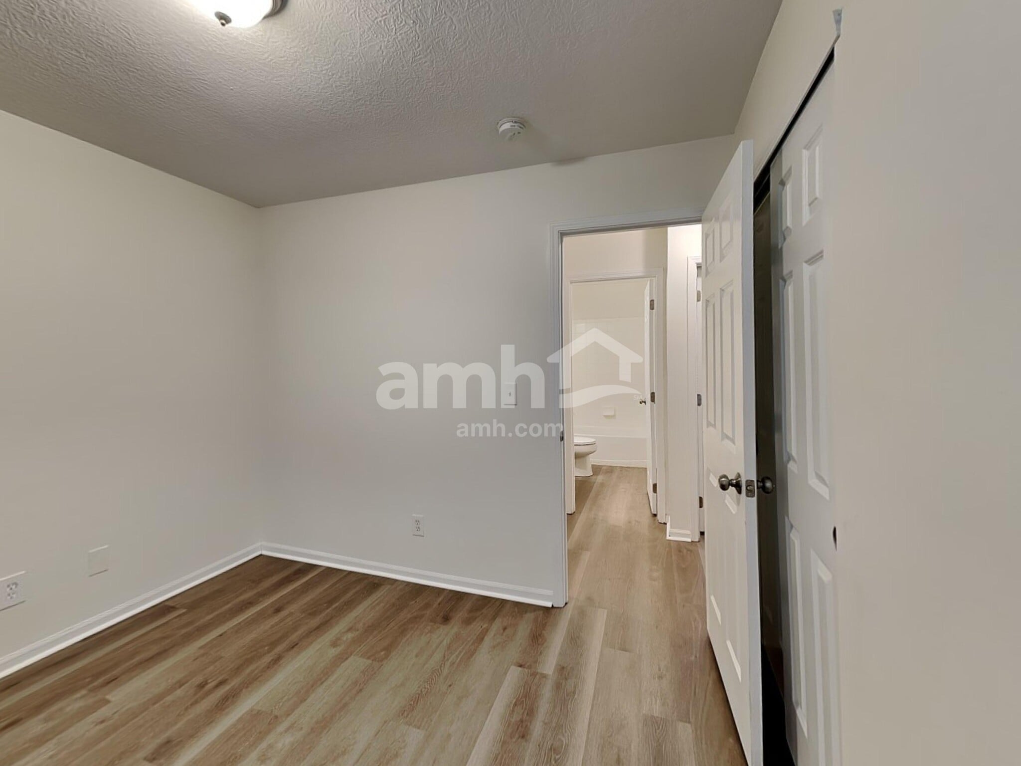 Building Photo - 403 Hobart St