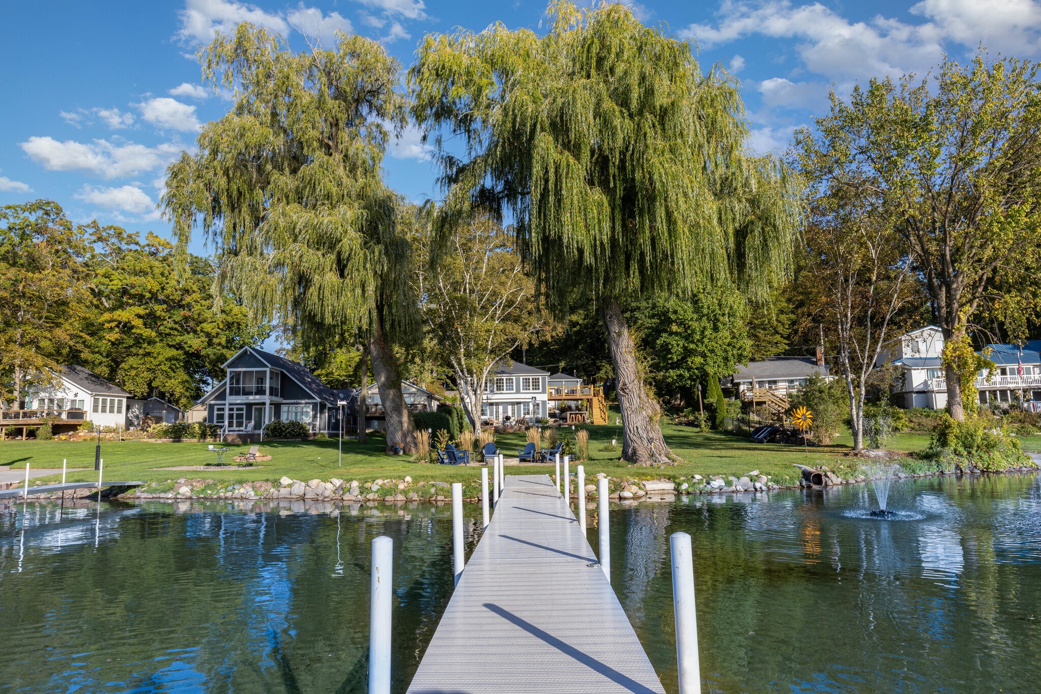 Building Photo - 15305 Silver Beach Dr