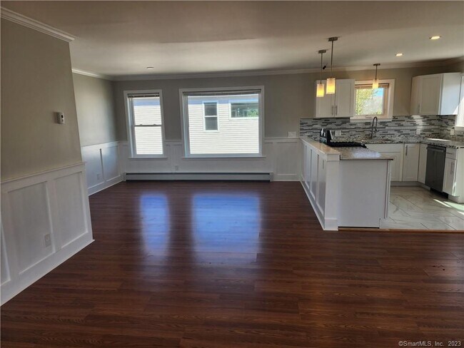 Building Photo - 126 Downing St