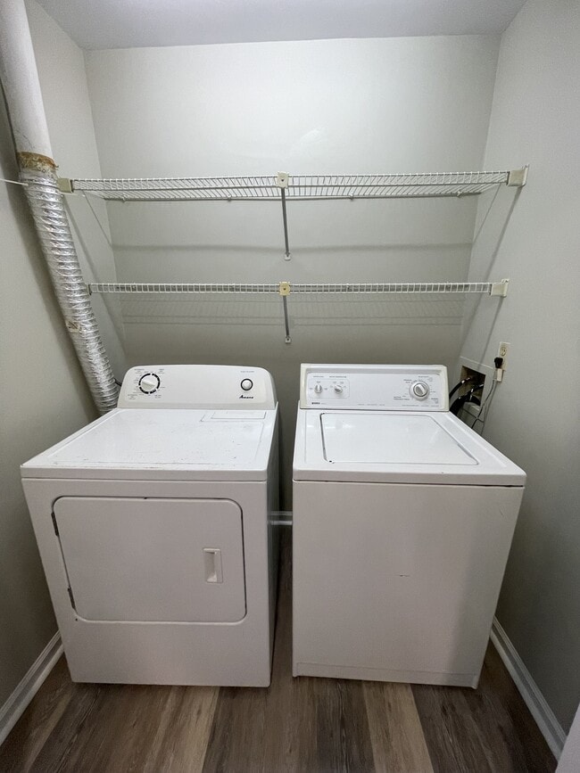 Building Photo - 1626 Glen Ave