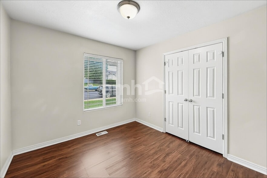 Building Photo - 2530 Cimmaron Dr