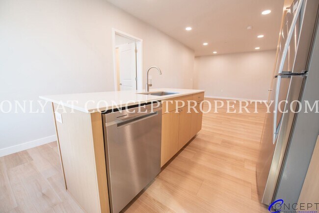 Building Photo - Modern Design, Exceptional Space: Discover This 3-Bedroom Residence at Studio Crossing! ***ONE MO...