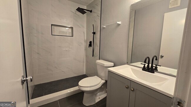 Building Photo - 1502 Huntingdon Chase