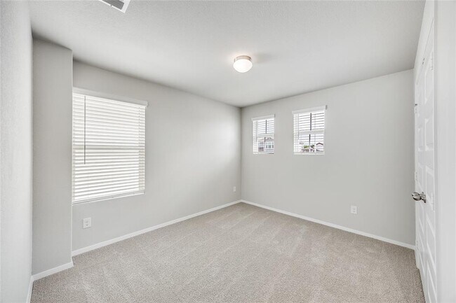 Building Photo - 2617 Paragon Fox Dr