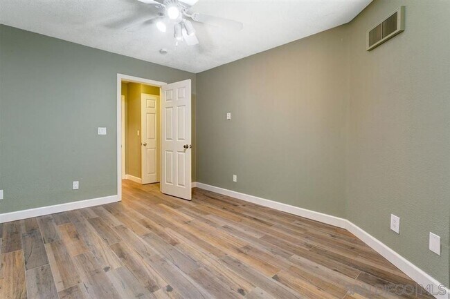 Building Photo - 3550 Lebon Dr