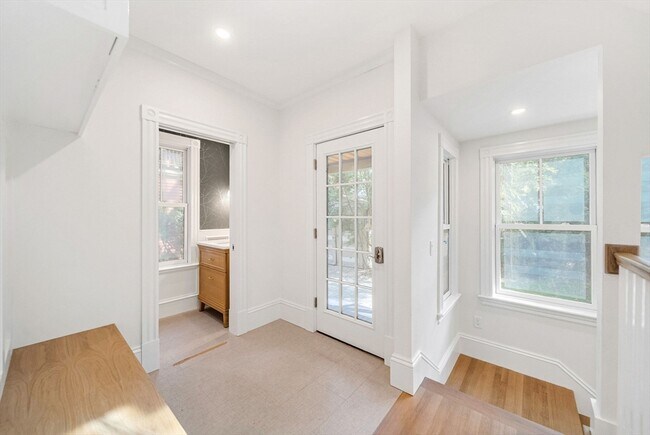 Building Photo - 20 Albion Pl