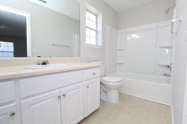 Building Photo - West Pensacola 4-Bedroom Home with Bonus R...