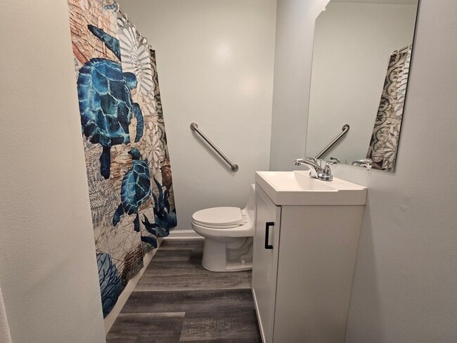 Building Photo - 584 Glenwood Ave