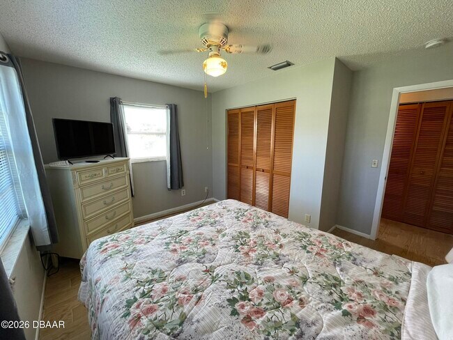 Building Photo - 1000 Egret Ct