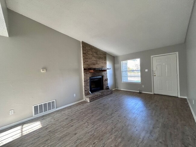 Building Photo - 10409 Golden Meadow Dr