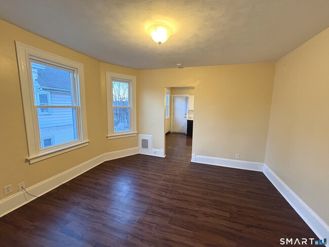 Building Photo - 171 Bassett St