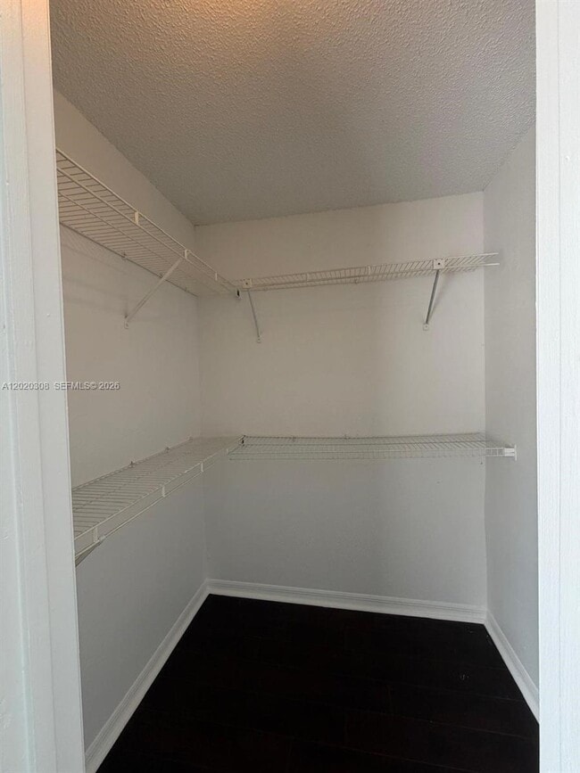 Building Photo - 12950 Vista Isles Dr