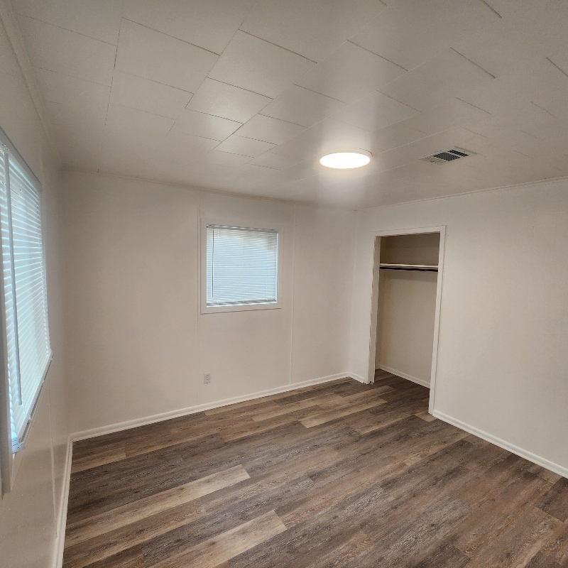 Building Photo - 308 Liston St