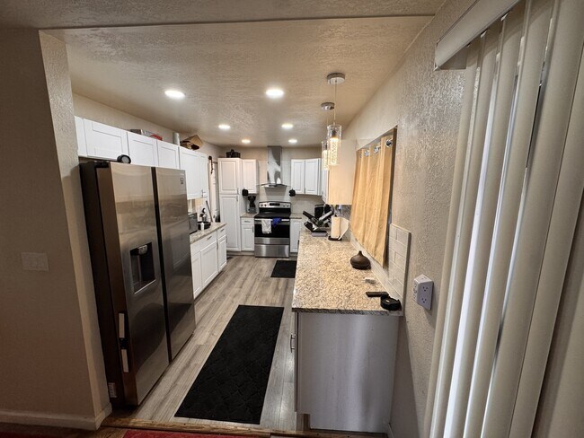 Building Photo - 2528 14th Ave Ct