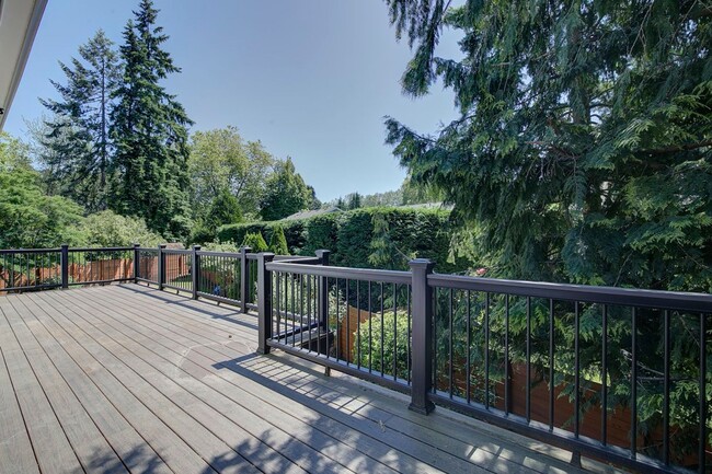 Building Photo - 4Bd/2.5Ba Kirkland House