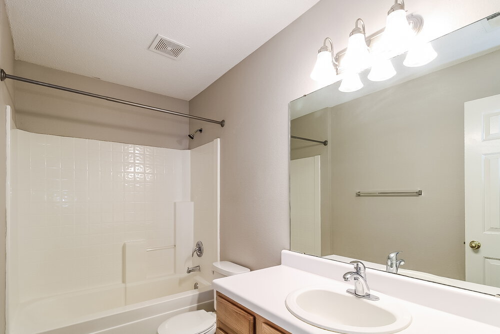 Building Photo - 70 Oakland Woods Cove