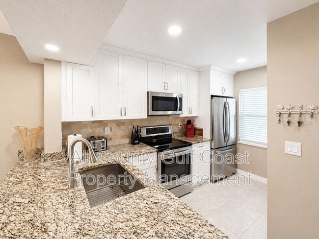 Building Photo - 431 Cerromar Ln