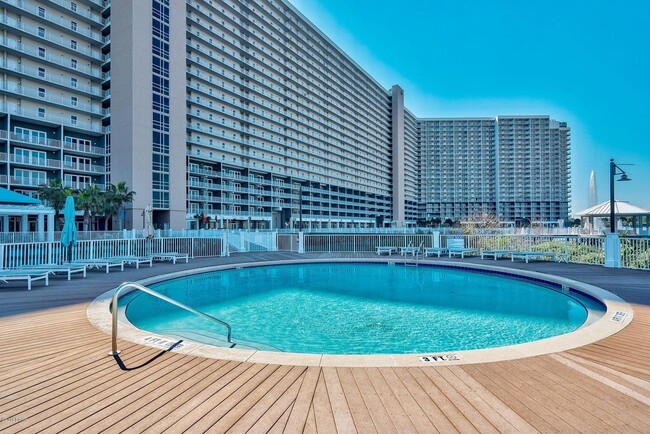 Building Photo - Condo in Laketown Wharf for Rent!