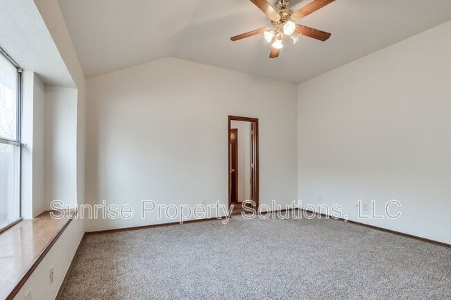 Building Photo - 509 Gyrfalcon Dr