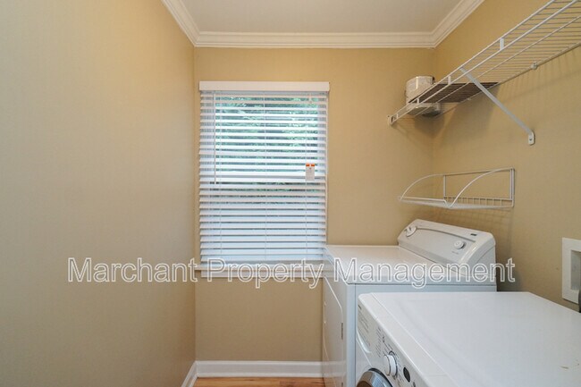 Building Photo - 717 Bennett St