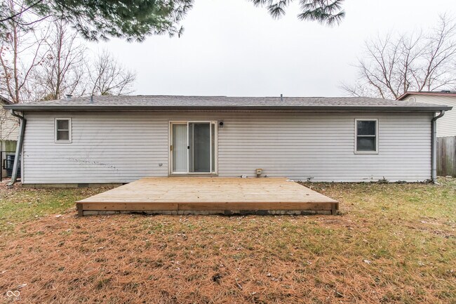 Building Photo - 3223 Southwest Dr