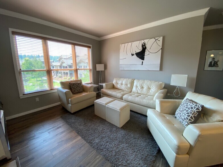 Building Photo - 6005 St Moritz Dr