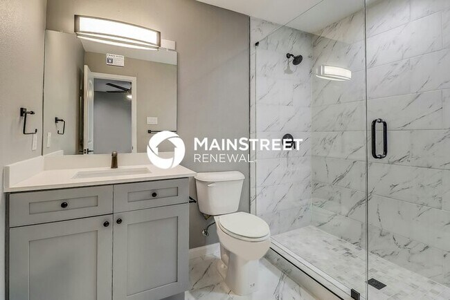 Building Photo - 3 Bedroom Pet-Friendly Home in DALLAS, TX with Main Street Renewal