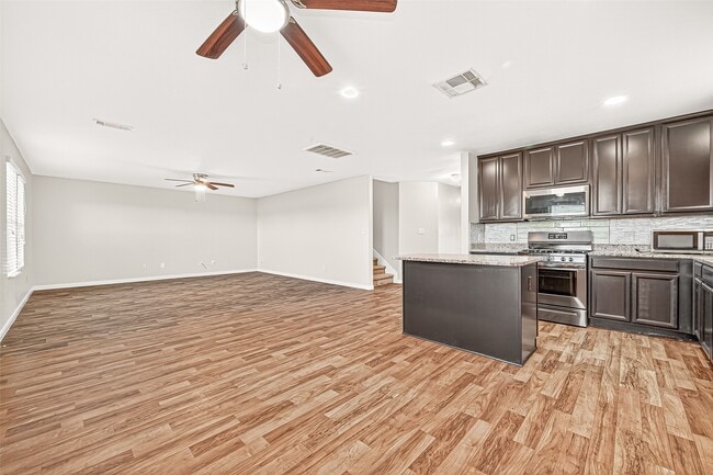 Building Photo - 2030 Stonework Ln