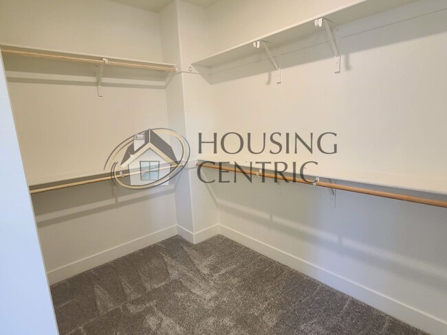 Building Photo - Luxurious Newer Construction Rental Home I...