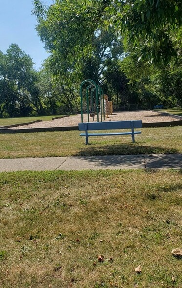 Building Photo - 3021 E 138th Pl