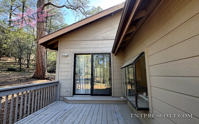 Building Photo - Home in Haisley Homestead HOA ~ COMP HOLD