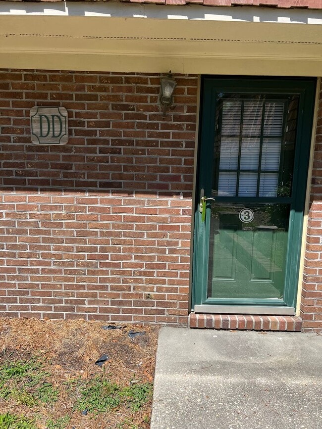 Building Photo - 1025 Carolina Rd