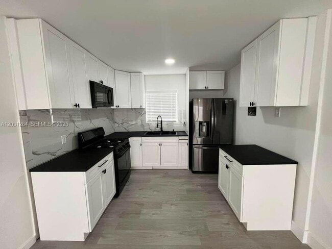 Building Photo - 316 Surfside Blvd