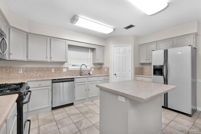 Building Photo - 9033 Bluebay Ln