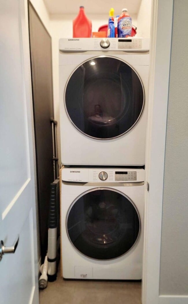 Building Photo - 3735 Kalamath St