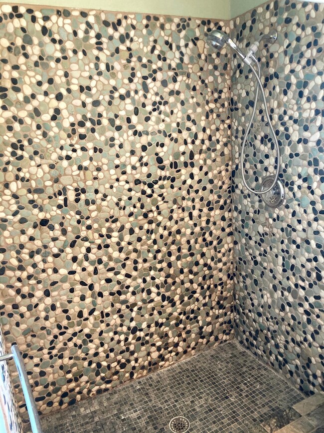 Building Photo - 263 Gardenia St