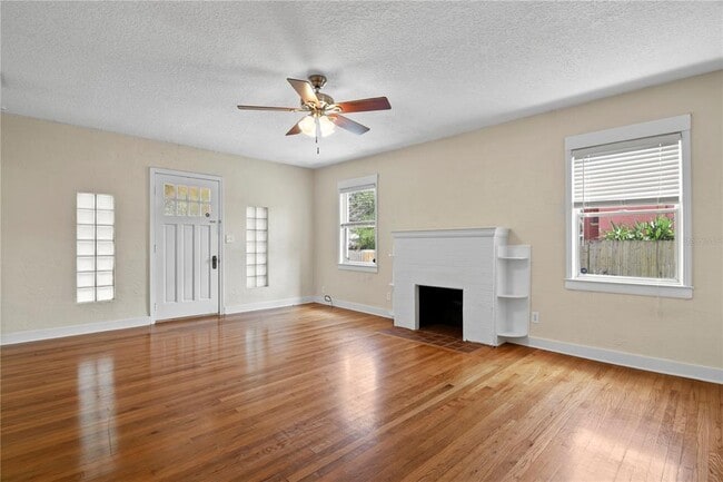 Building Photo - 689 Overspin Dr