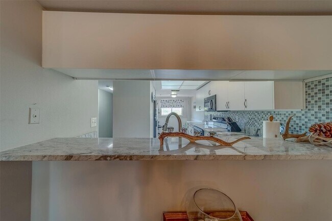 Building Photo - 9510 Harbor Greens Way