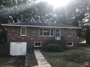 Building Photo - **UPCOMING**Nice 4 Bedroom / 1 Bathroom Ho...