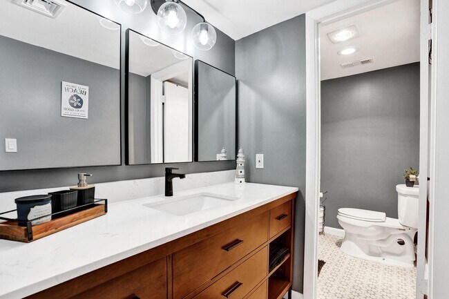 Building Photo - 300 Ocean Trail Way